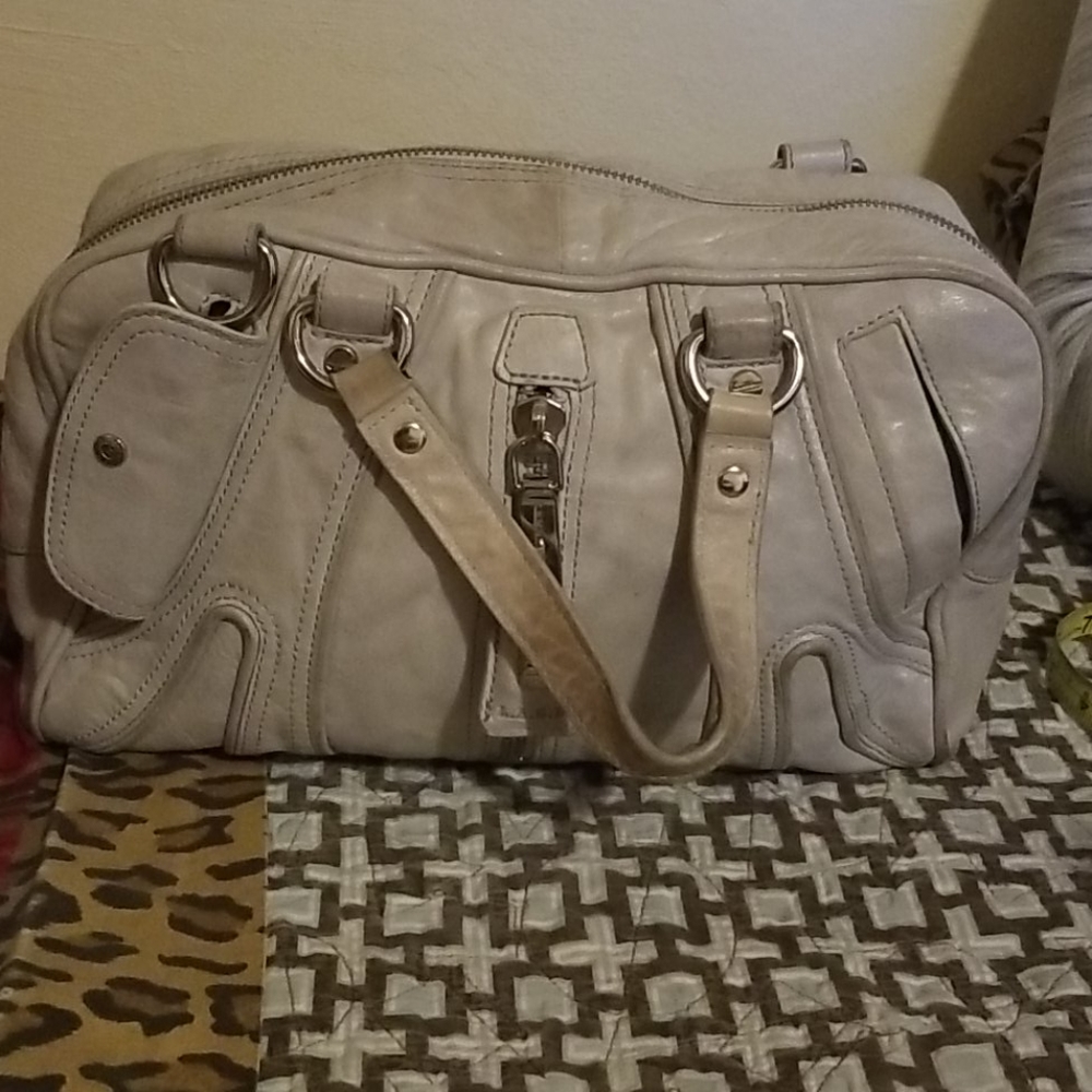 Light gray hand bag